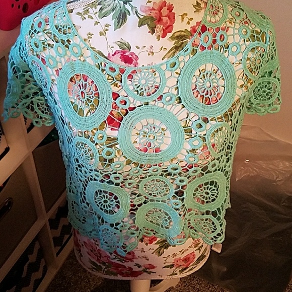 Tops - Mint green crochet top